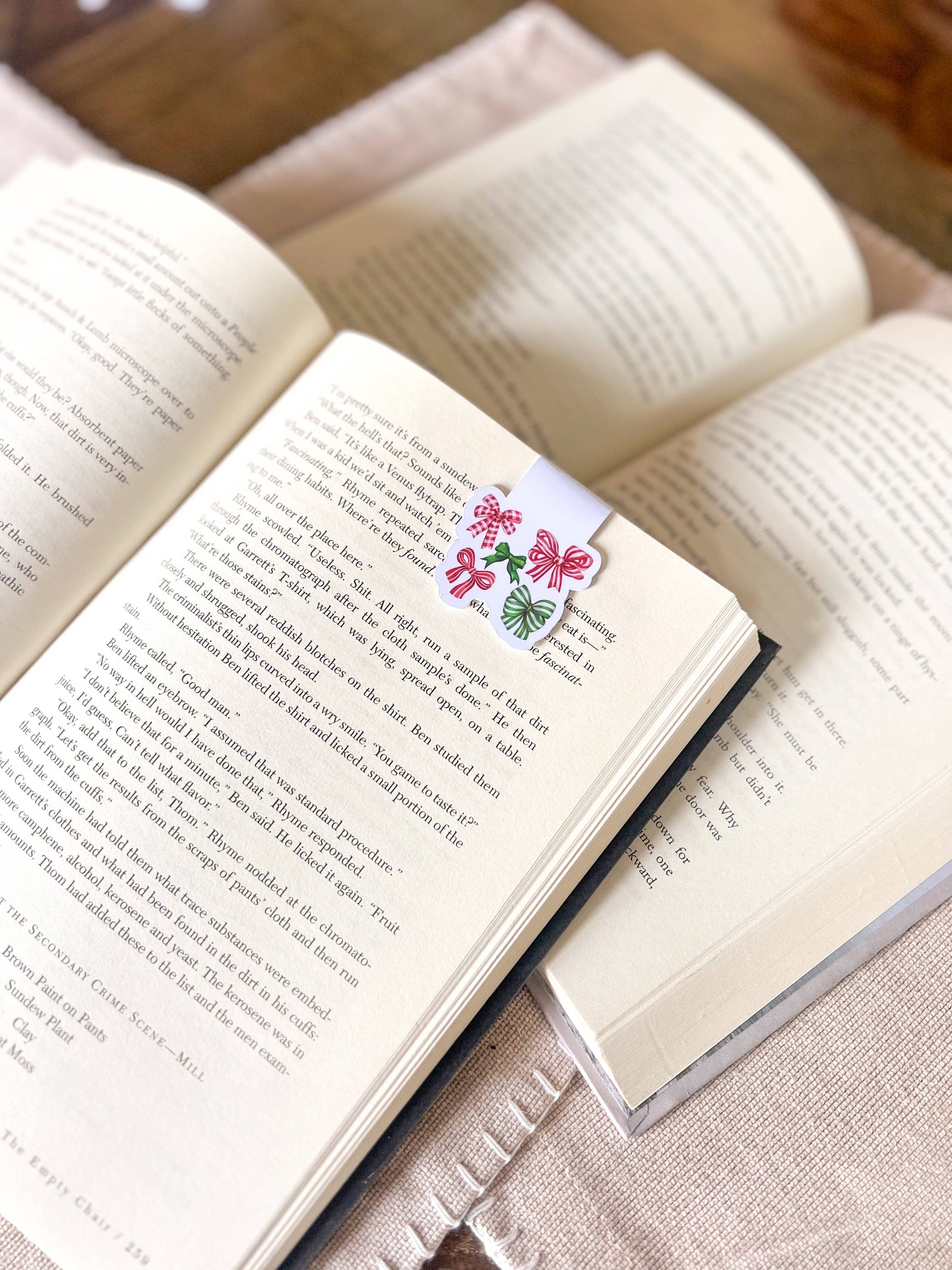 Christmas Bows Magnetic Bookmark